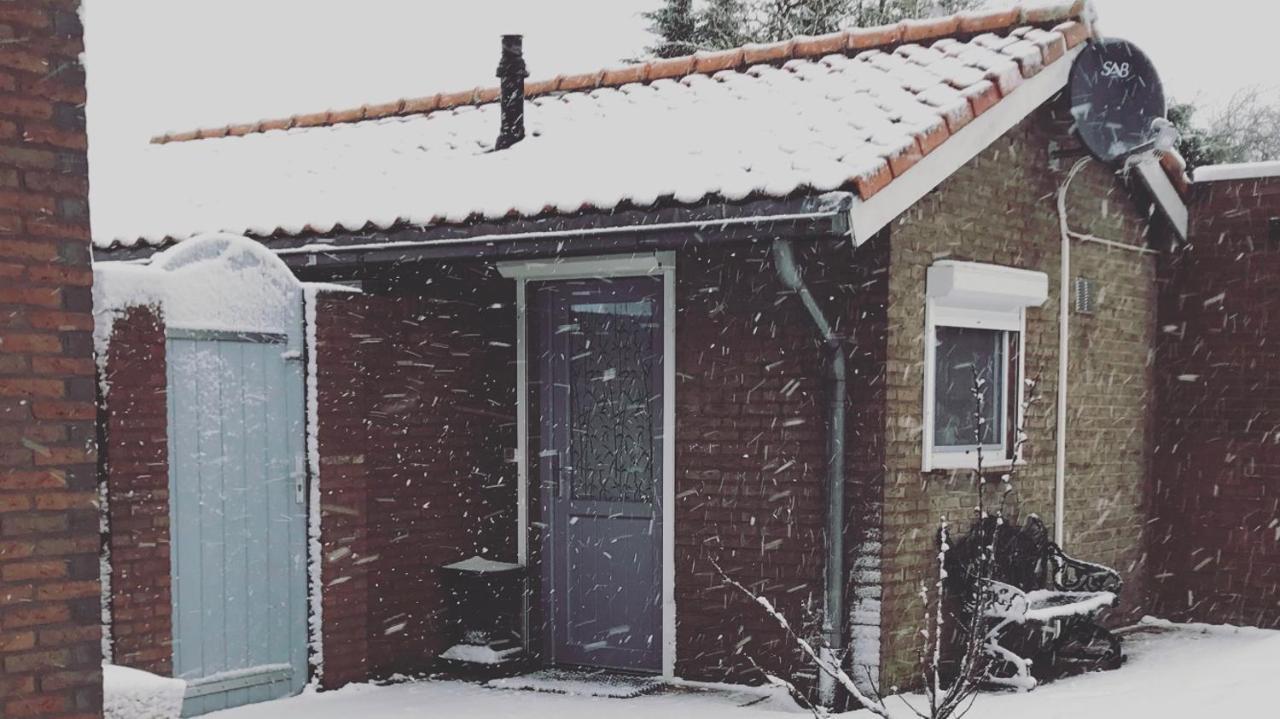 Slapen Bij De Zeeuwse Lala Bed & Breakfast IJzendijke Exterior photo