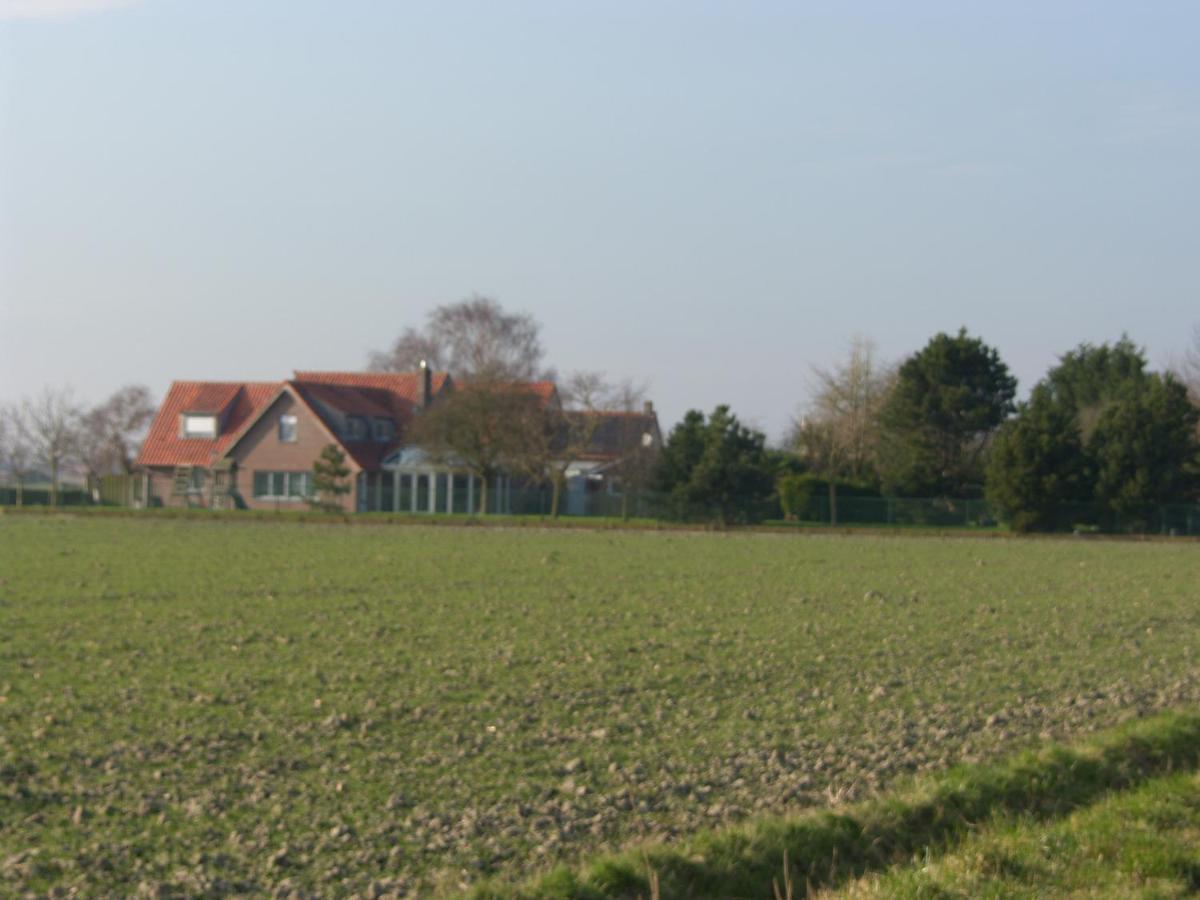 Slapen Bij De Zeeuwse Lala Bed & Breakfast IJzendijke Exterior photo